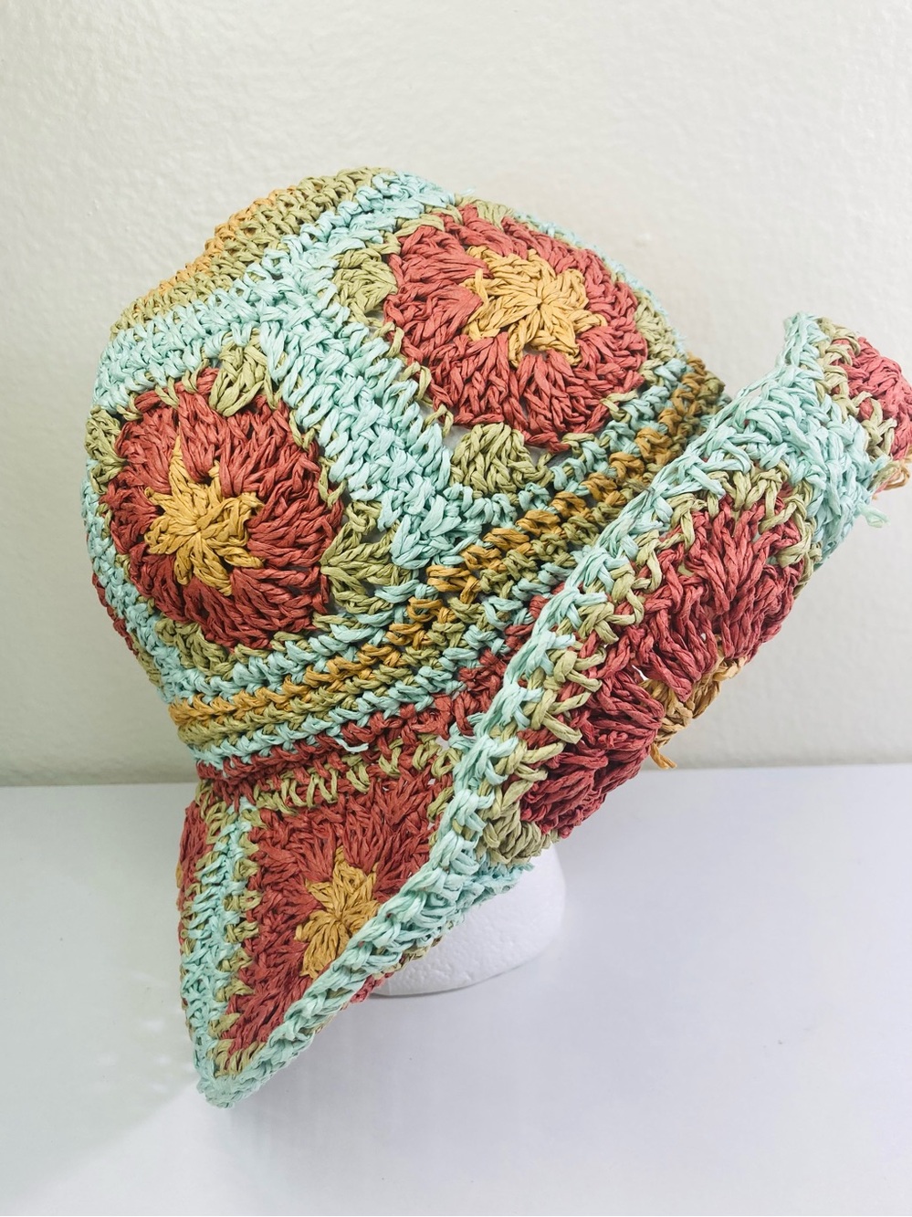LIKE NEW Peter Grimm “Pura Vida” Fergie 100% Raffia Granny Square Bucket Hat